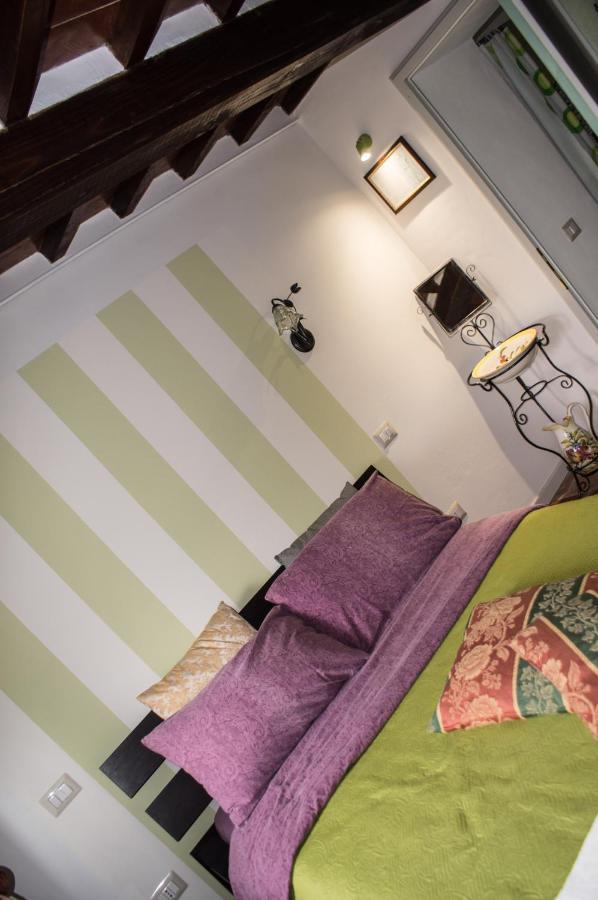 Bed and Breakfast Antica Dimora Del Pellegrino Ангьяри Экстерьер фото